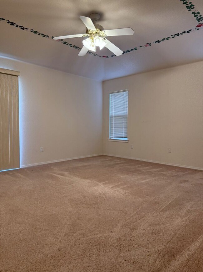 Building Photo - Charming 3-bedroom, 2-bath home in North Merced!