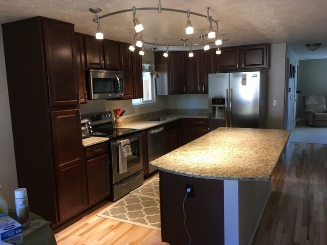 Building Photo - Lovely 3 bed, 2 bath Longmont home - AVAILABLE 11/15