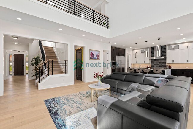 Building Photo - Luxury Meets Innovation | Stunning 5Bed, 5...