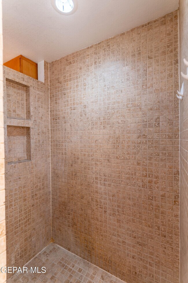 Building Photo - 7033 San Marino Dr