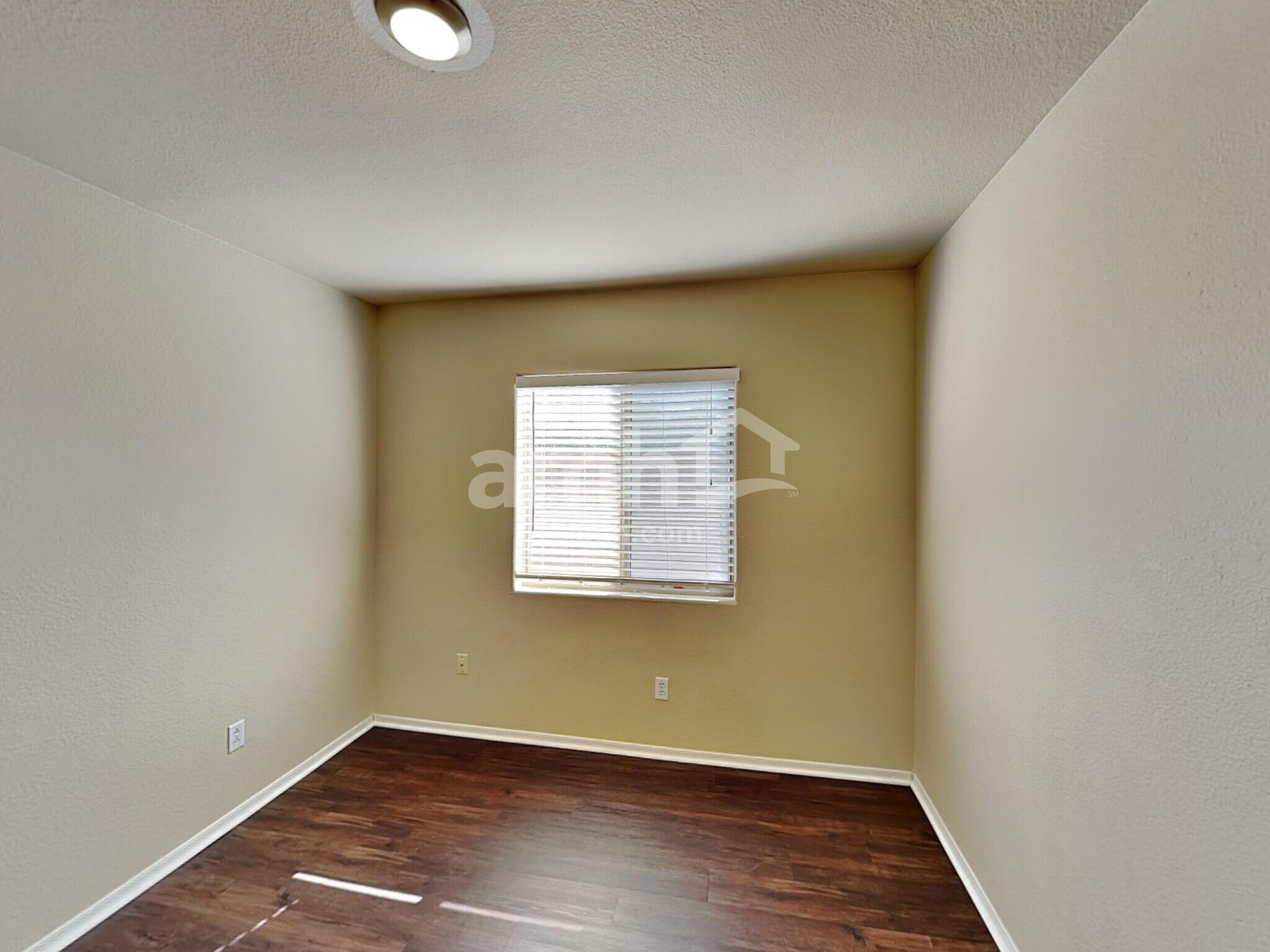 Building Photo - 15585 N Gil Balcome