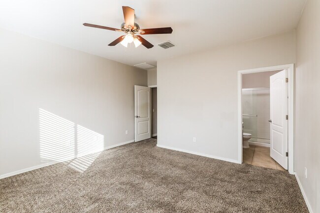 Building Photo - 8225 W Kittiwake Ln