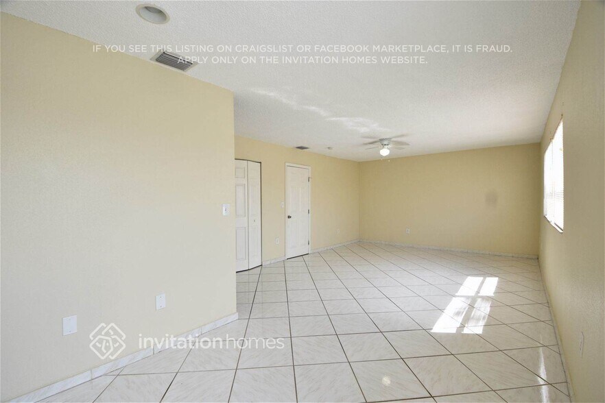 Building Photo - 1095 SW 135th Pl