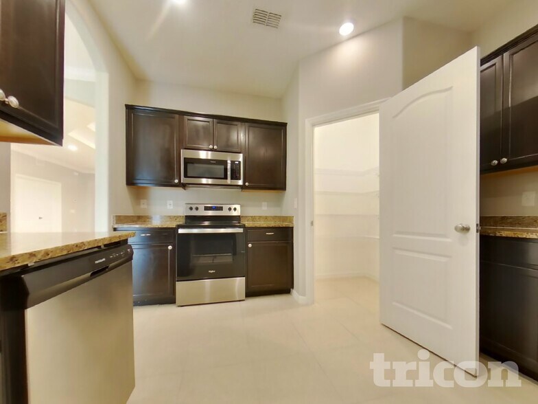 Building Photo - 1660 Luft Ln