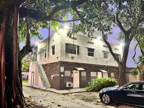 Building Photo - Hollywood Multifamily