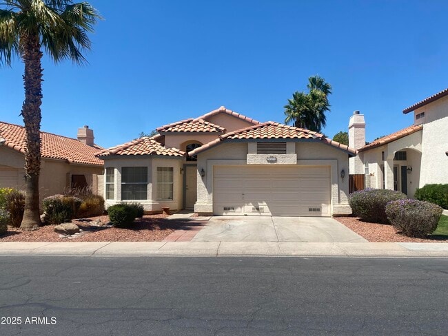 Primary Photo - 902 W Sun Coast Dr
