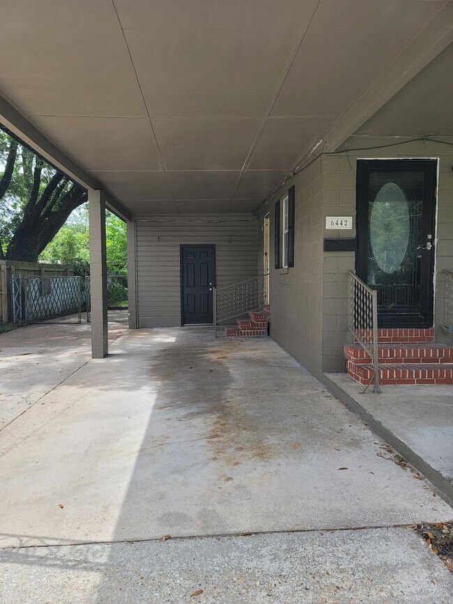 Building Photo - Renovated 3/2 in Cedar HIlls