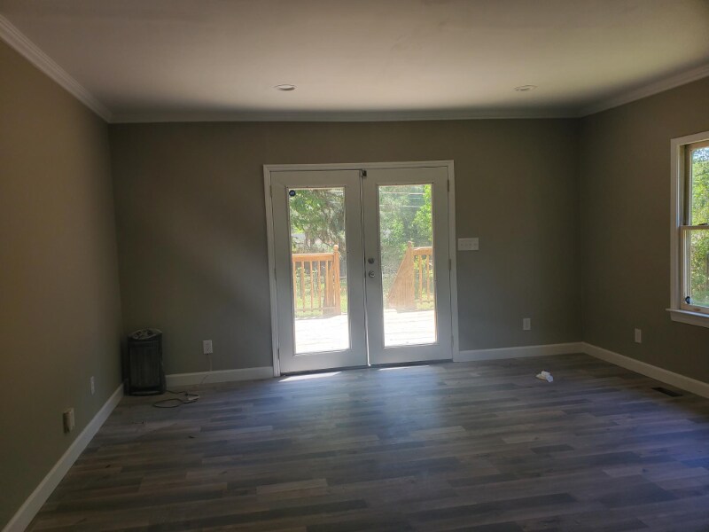 Building Photo - 1606 Crestview Ave