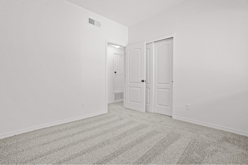 Building Photo - 608 Cedarwood Ave