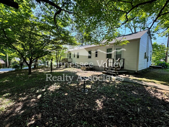 Building Photo - 720-722 W. Outer Dr.