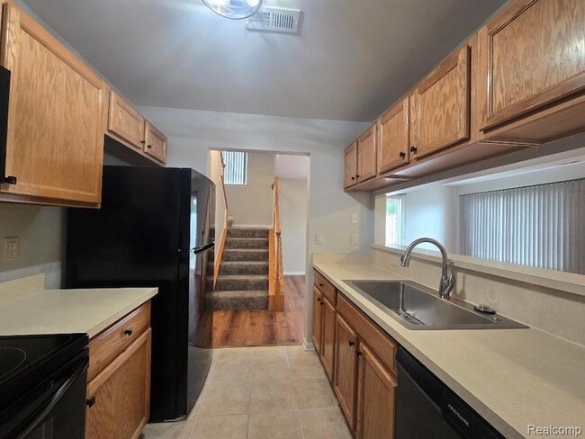 Building Photo - 24015 Fairlane Blvd