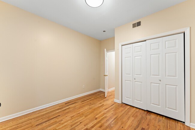 Building Photo - 378 Baldwin Ave