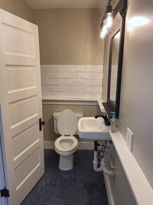 173 NorwichNew London Turnpike 173 NorwichNew London Turnpike Montville CT 06382 Apartment