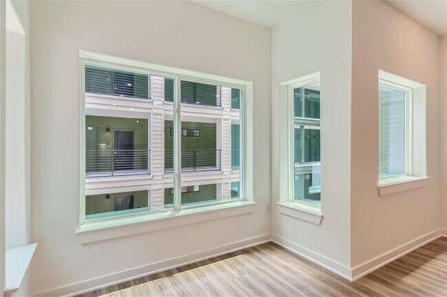 Building Photo - 4802 S Congress Ave