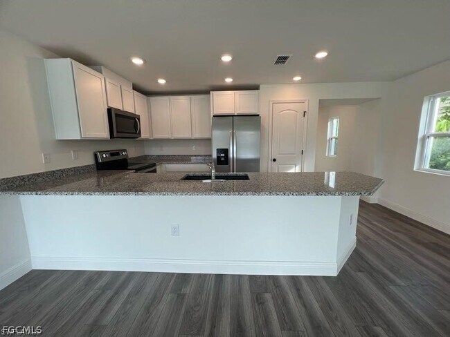 Building Photo - 6391 Brant Bay Blvd