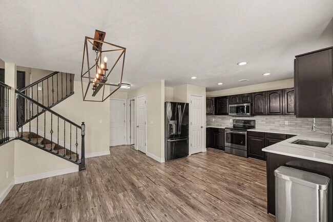 Building Photo - Fantastic Home in the Desirable Sterling Hills Neighborhood
