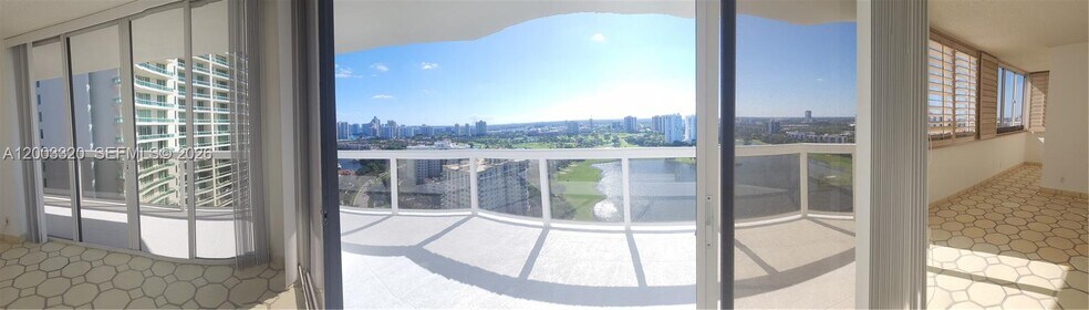 Building Photo - 20185 E Country Club Dr