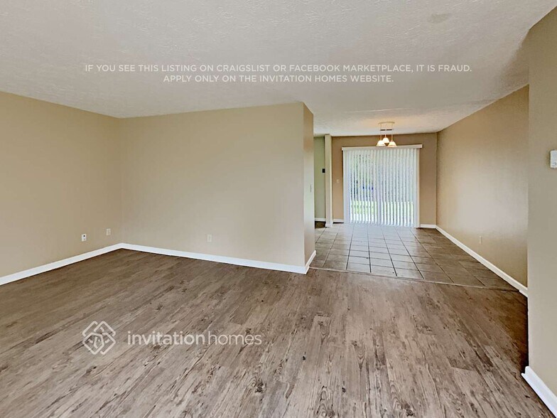 Building Photo - 2463 Mistletoe Ln SW