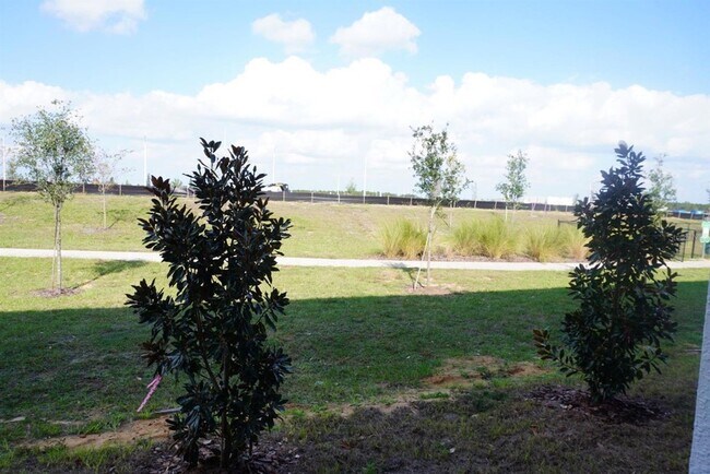 Building Photo - 2975 Maloof Dr