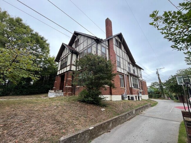Primary Photo - 510 Fortwood Pl