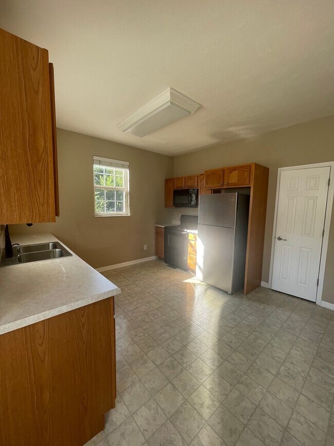 Building Photo - Charming Mountain Retreat in Seymour, TN!