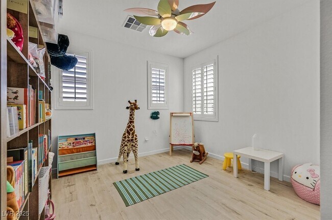 Building Photo - 10112 Pleasant Knoll Ave