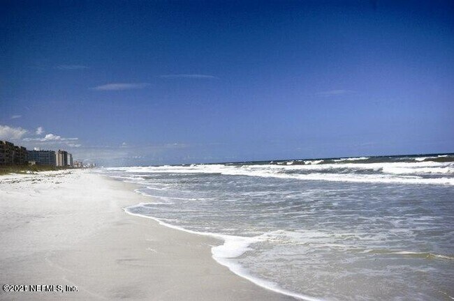 Building Photo - 108 Laguna Villa Blvd