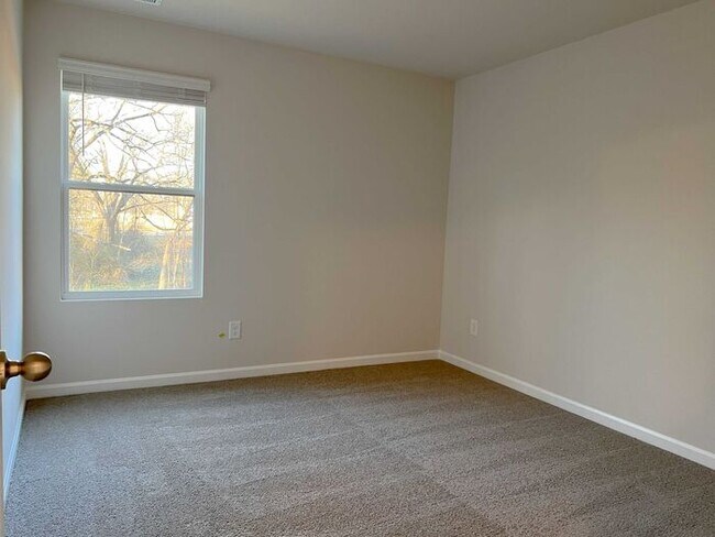 Building Photo - 3 Bedroom Duplex Home Available Now in Cherryville, NC