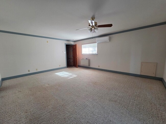Building Photo - 2212 Rock Creek Dr