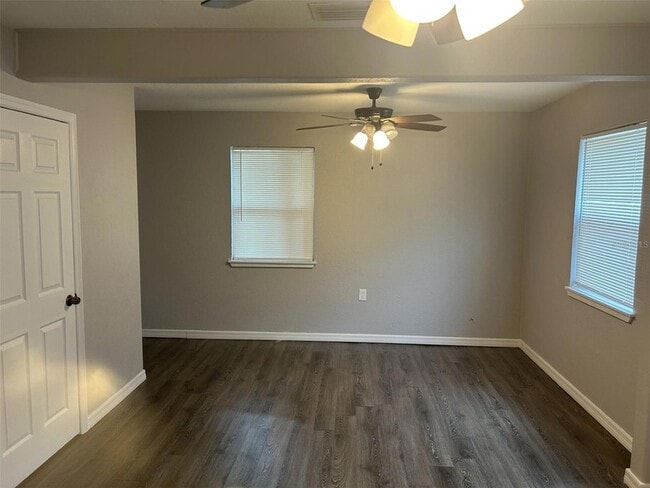 Building Photo - 4491 Crestwood Dr N
