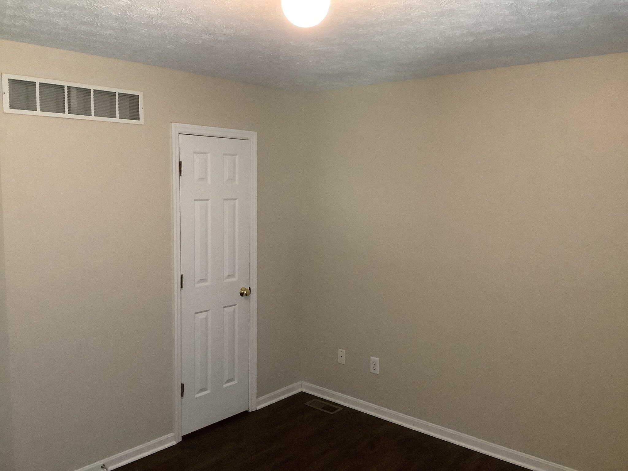 Building Photo - 557 Whispering Pines Pl