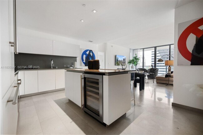 Building Photo - 88 SW 7th St