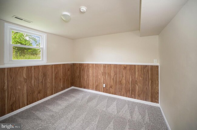 Building Photo - 2111 Mills Dr