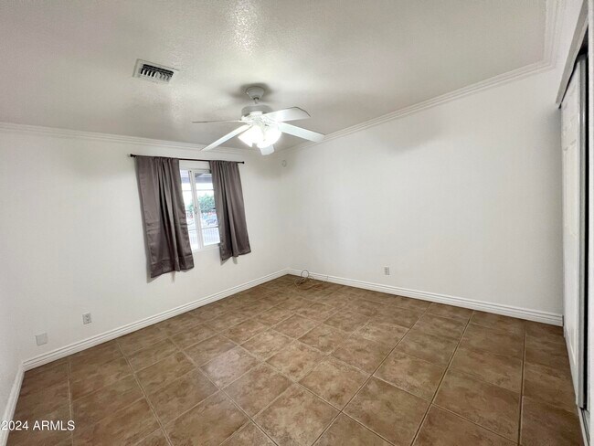 Building Photo - 2914 N 49th Ave