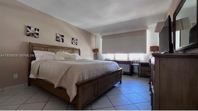 Building Photo - 5161 Collins Ave