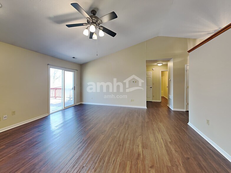Building Photo - 8343 Southern Springs Way