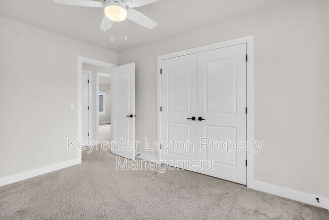 Building Photo - 1432 E Daylily Ct