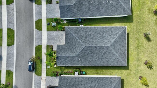 Building Photo - New Fully Furnished 4 bed, 2 bath home in newest Port St Lucie Subdivision