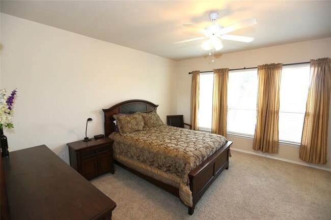 Building Photo - 233 Bonham Loop