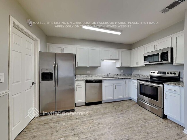 Building Photo - 517 Eastport Dr