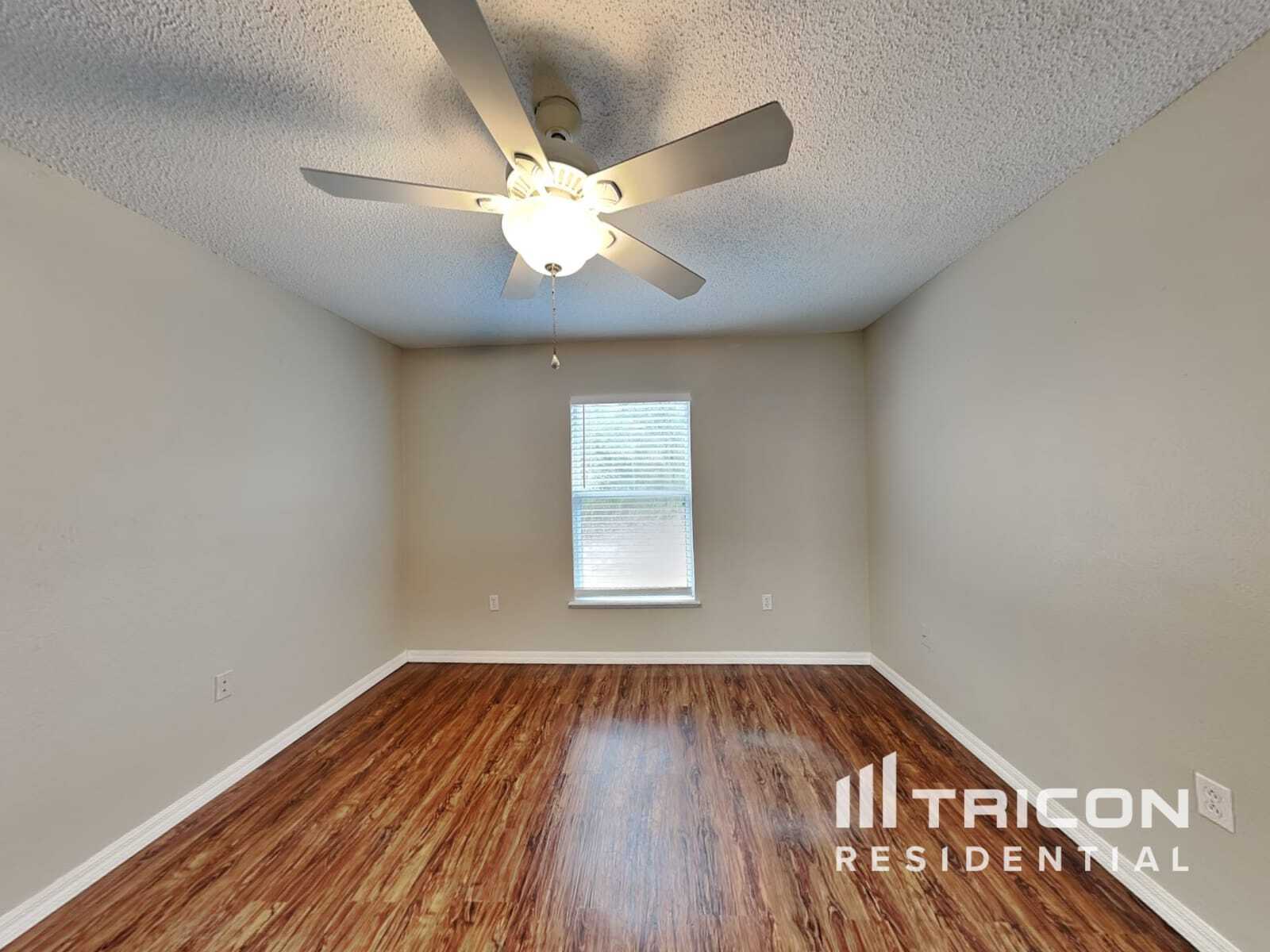 Building Photo - 9297 Oak Grove St