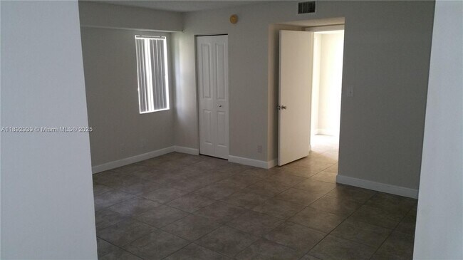 Building Photo - 7640 Westwood Dr