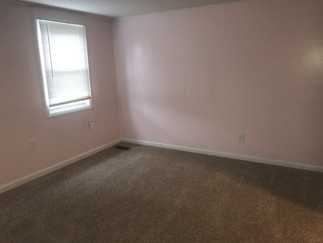 Building Photo - COMING SOON- Two Bedroom Home in Downtown ...