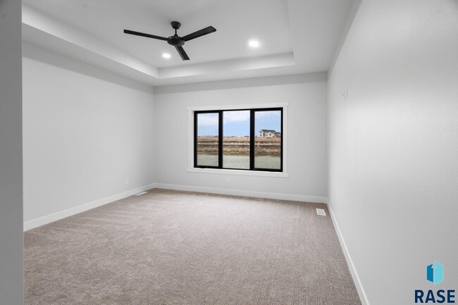 Building Photo - 1137 N Thompson Ave