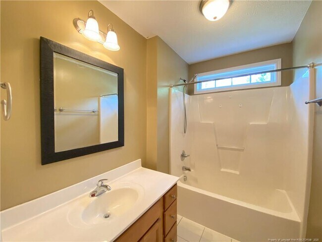 Building Photo - 1058 Carolina Way