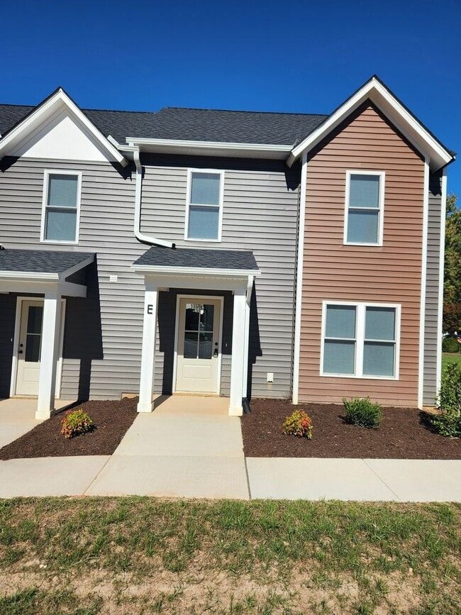 Building Photo - Blackstone-New Construction 3 Bed 2.5 Bath Townhouse-Fort Pickett Area