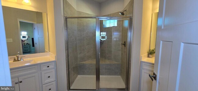 Building Photo - 5426 Greenpoint Ln