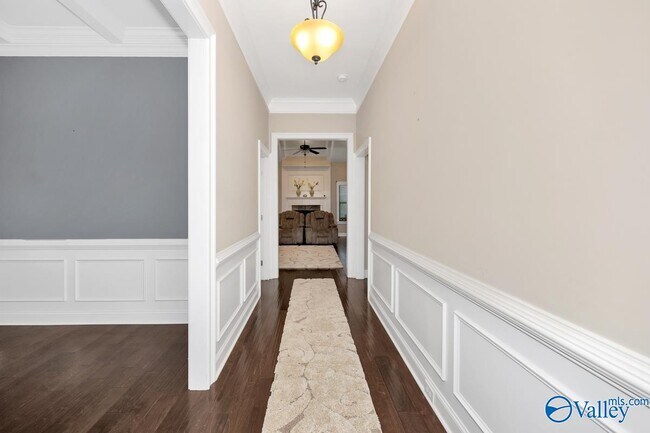 Building Photo - 216 SW Winterbranch Rd