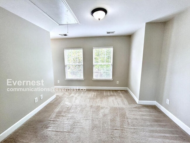 Building Photo - 9109 Otter Ln
