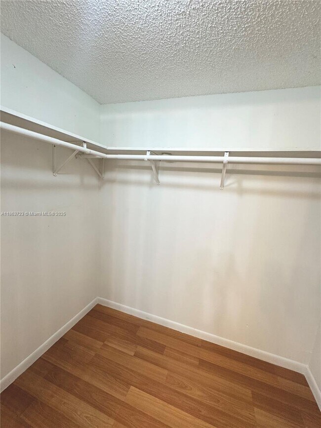 Building Photo - 9500 SW 140th Ct